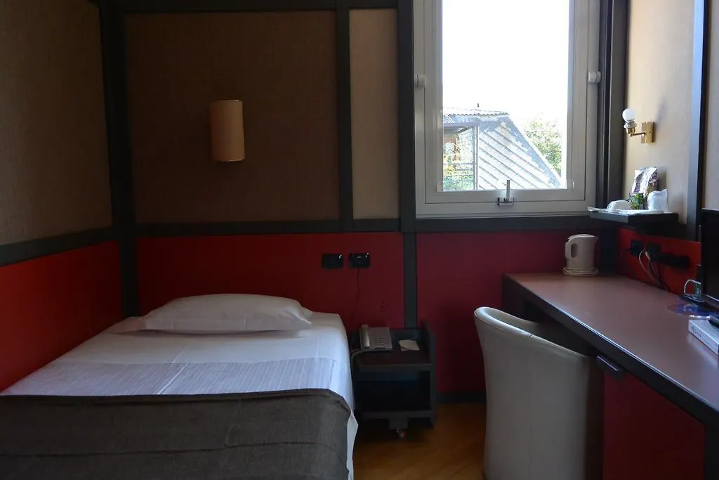 ***  Hotel Metro Milan Italy