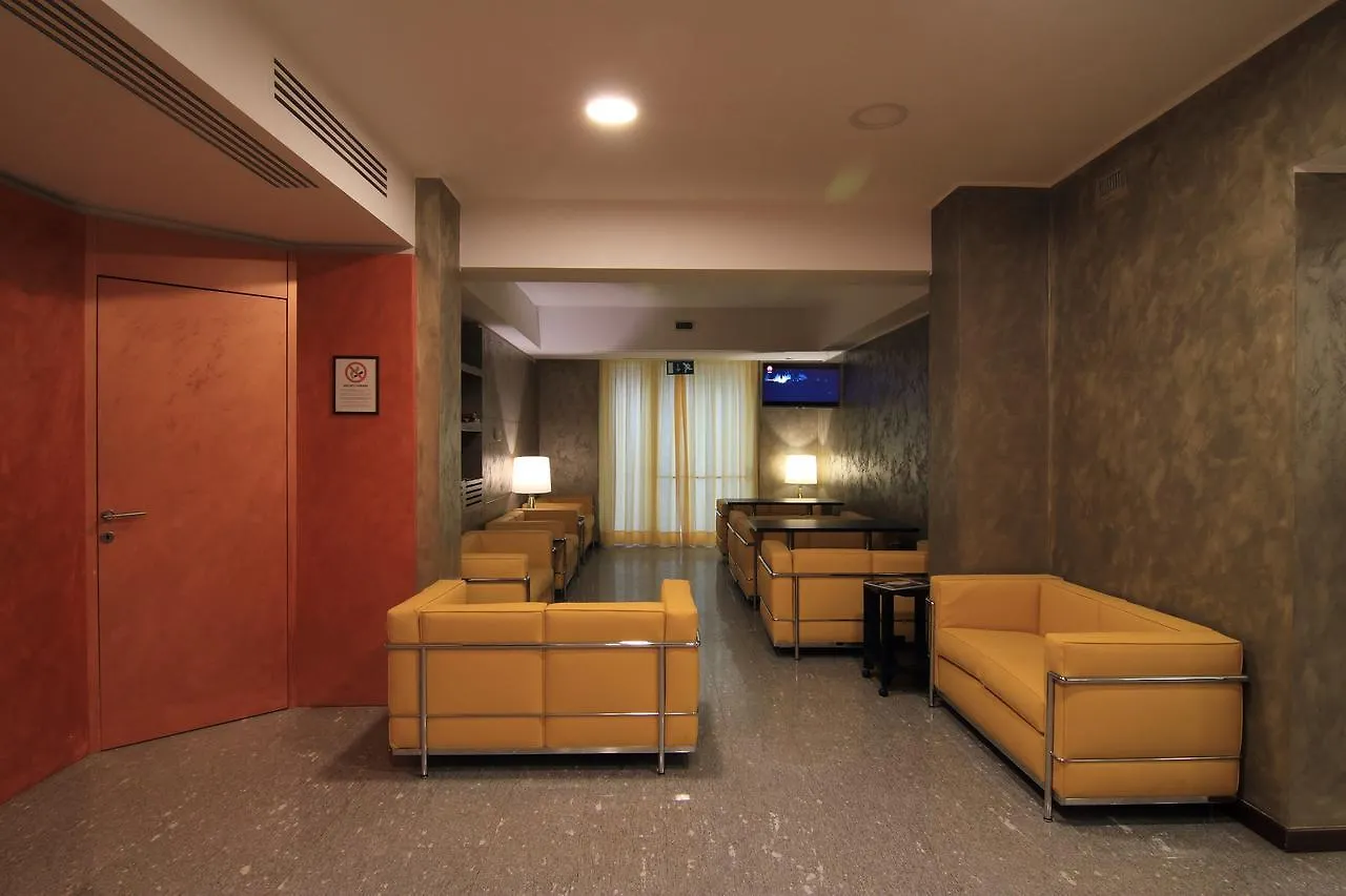 Hotel Metro Milan 3*,  Italy